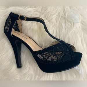 New! Top Moda HY-5 High Heel. Black. Size 6.